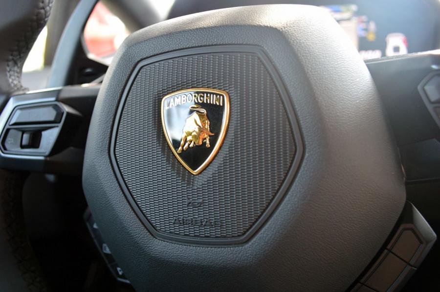 Детали интерьера Lamborghini Huracan LP610-4 2014 года  (WW) (фото 66 из 153)
